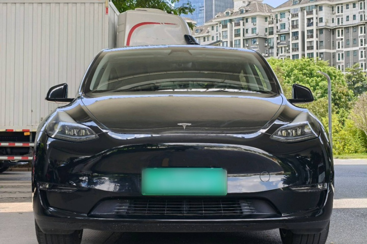 Tesla Model Y 2023 #7 Tesla Model Y 2023 صورة سيارة #7
