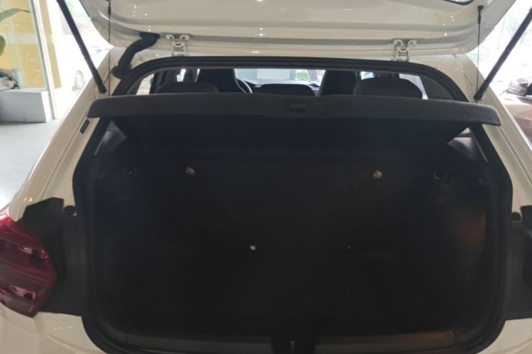 Volkswagen Polo 2023 car image #19