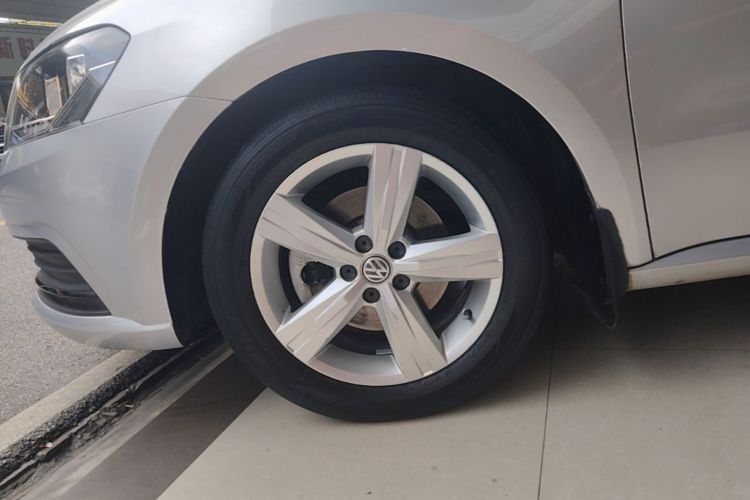 Volkswagen Lavida 2017 car image #4