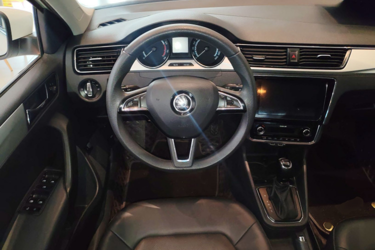 Skoda Rapid 2021 #11 Skoda Rapid 2021 image de voiture #11
