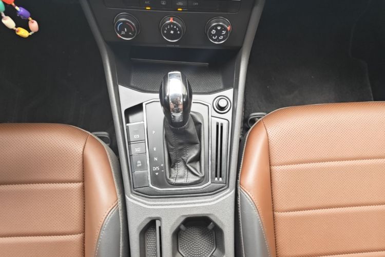 Volkswagen Lavida 2019 #14 Volkswagen Lavida 2019 car image #14