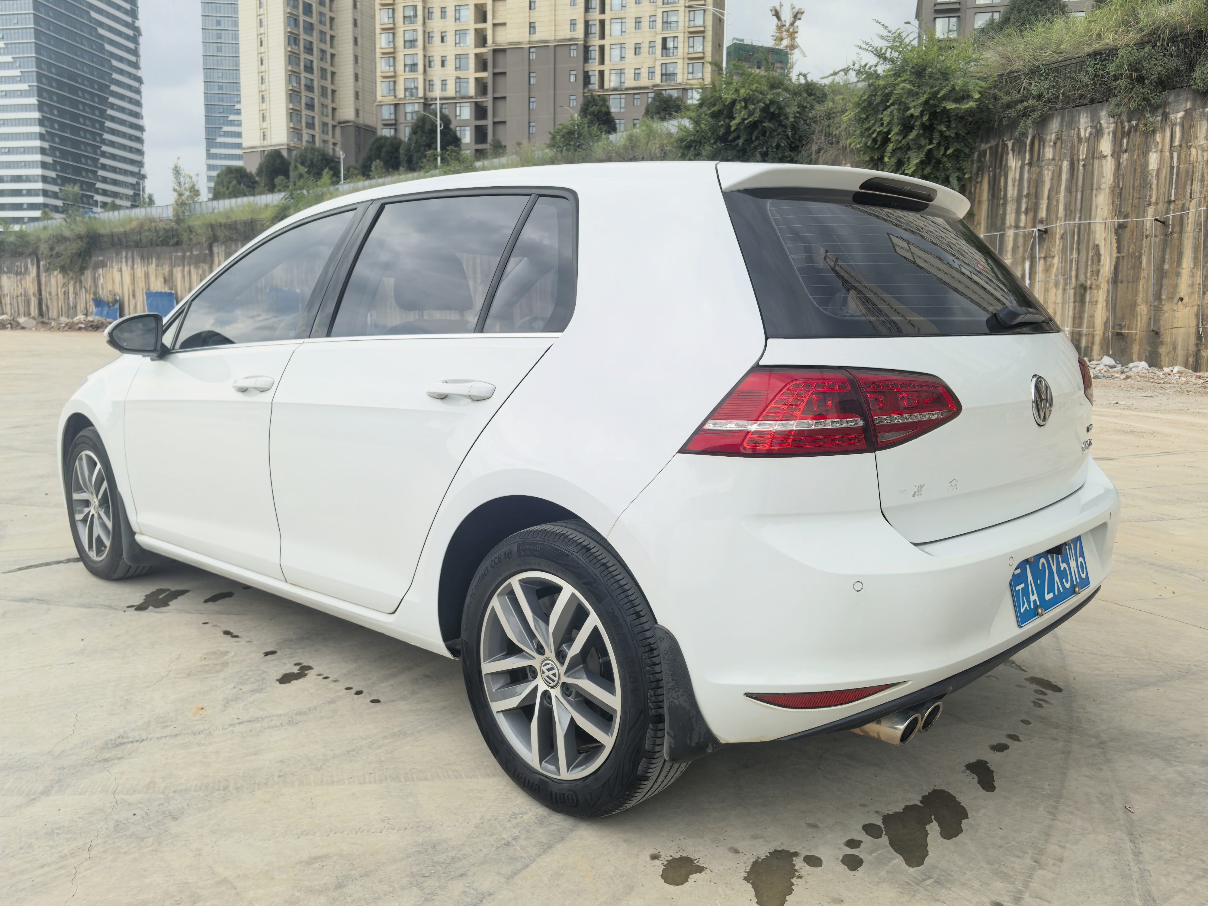 Volkswagen Golf 2015 car image #6