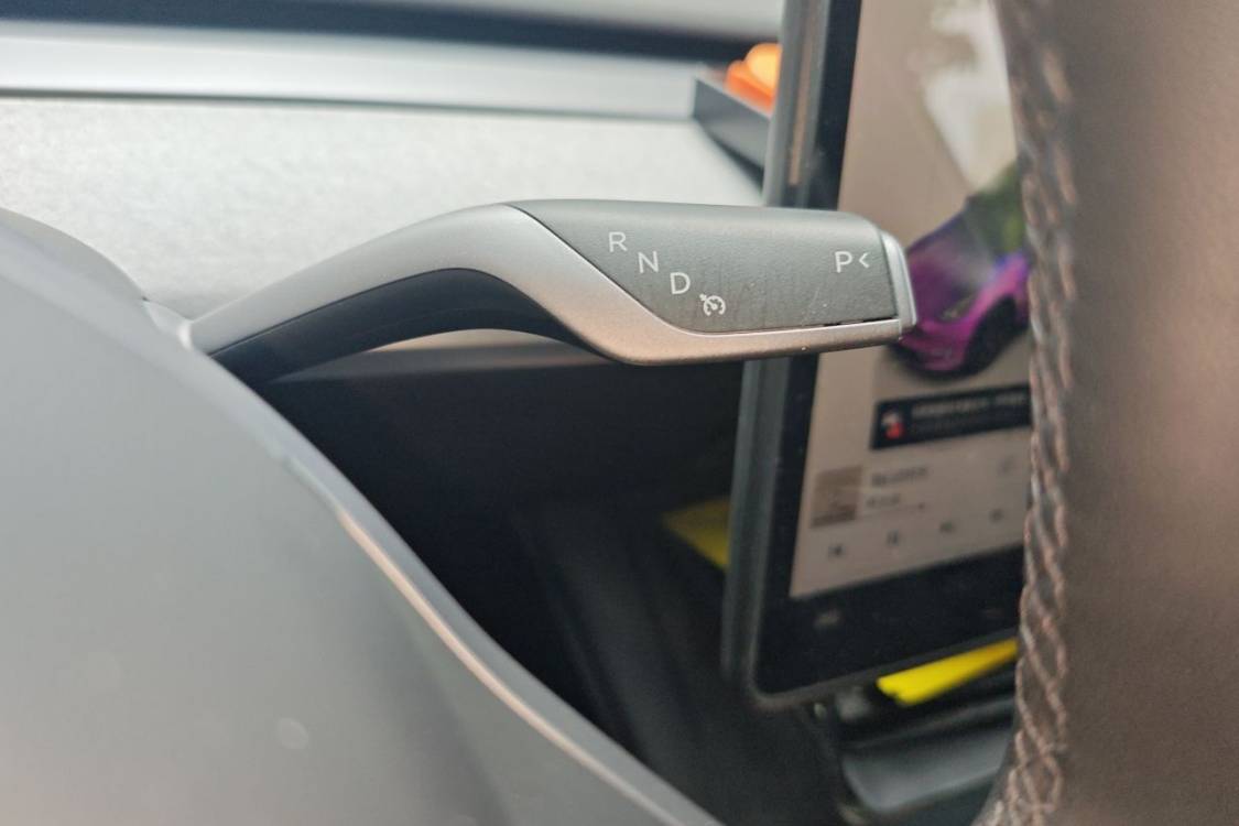 Tesla Model Y 2024 car image #29