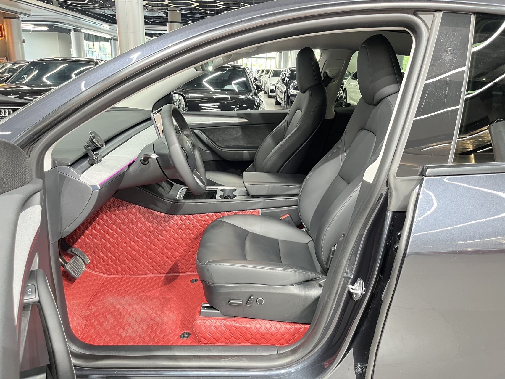 Tesla Model Y 2024 car image #4