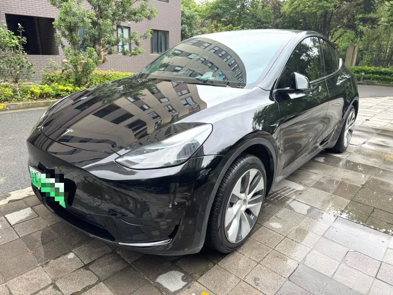 Tesla Model Y 2023 car image 