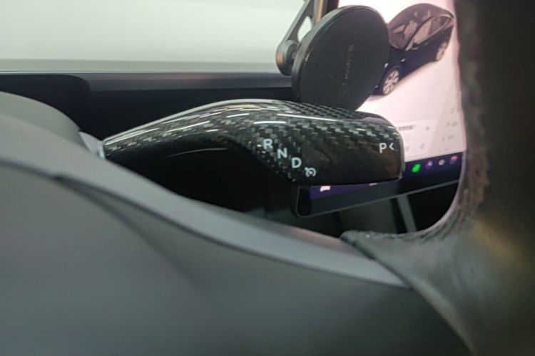 Tesla Model Y 2021 #18 Tesla Model Y 2021 car image #18
