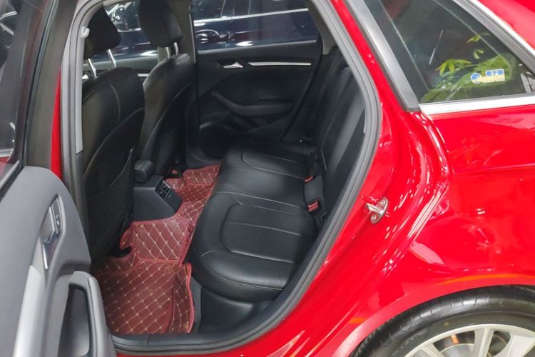 Audi A3 2019 car image #17