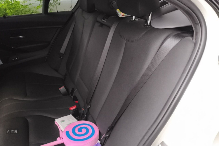 BMW 3 Series 2019 #19 BMW 3 Series 2019 car image #19