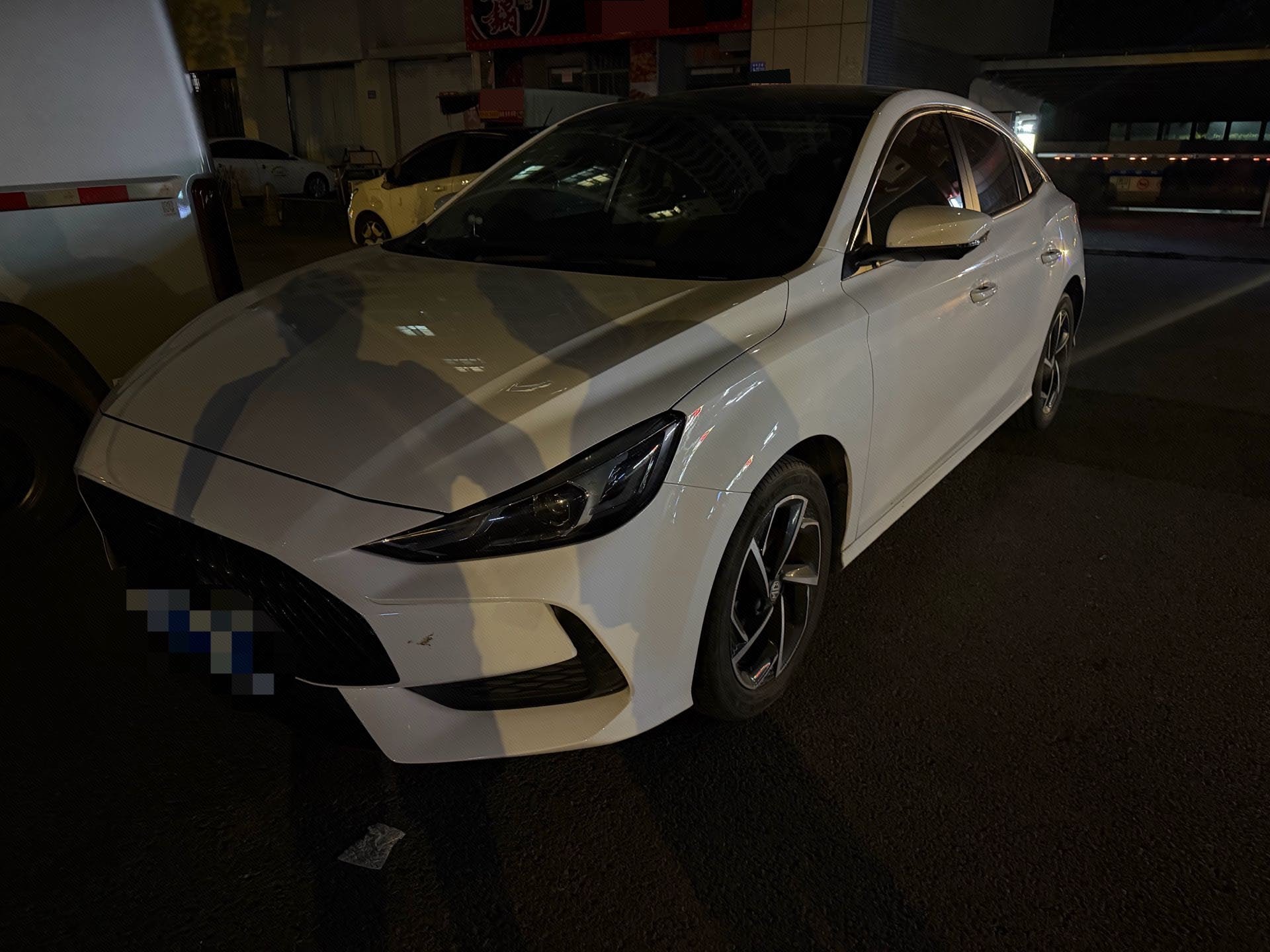 MG 5 2022 immagine di auto 