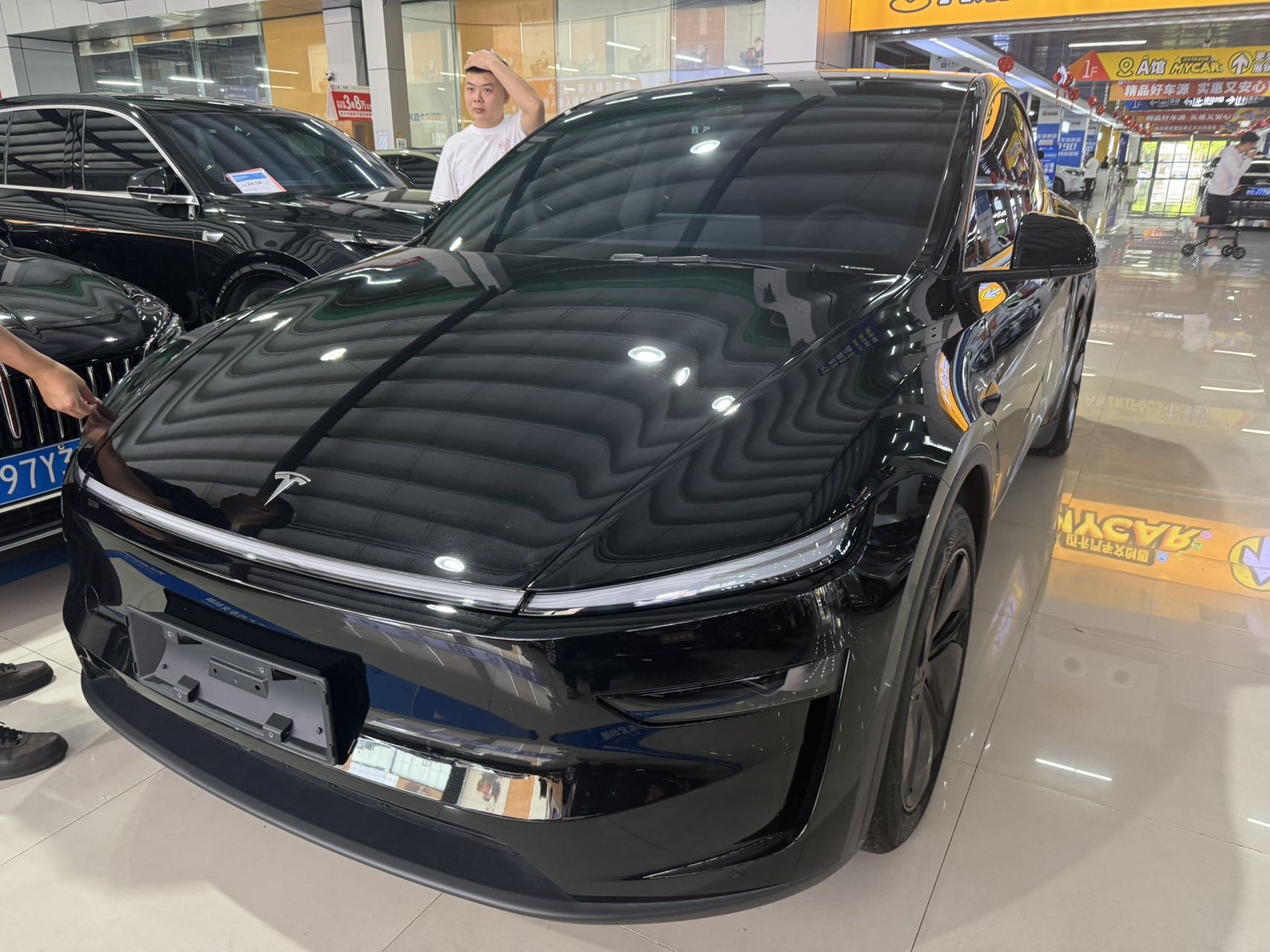 Tesla Model Y 2025 Tesla Model Y 2025 car image