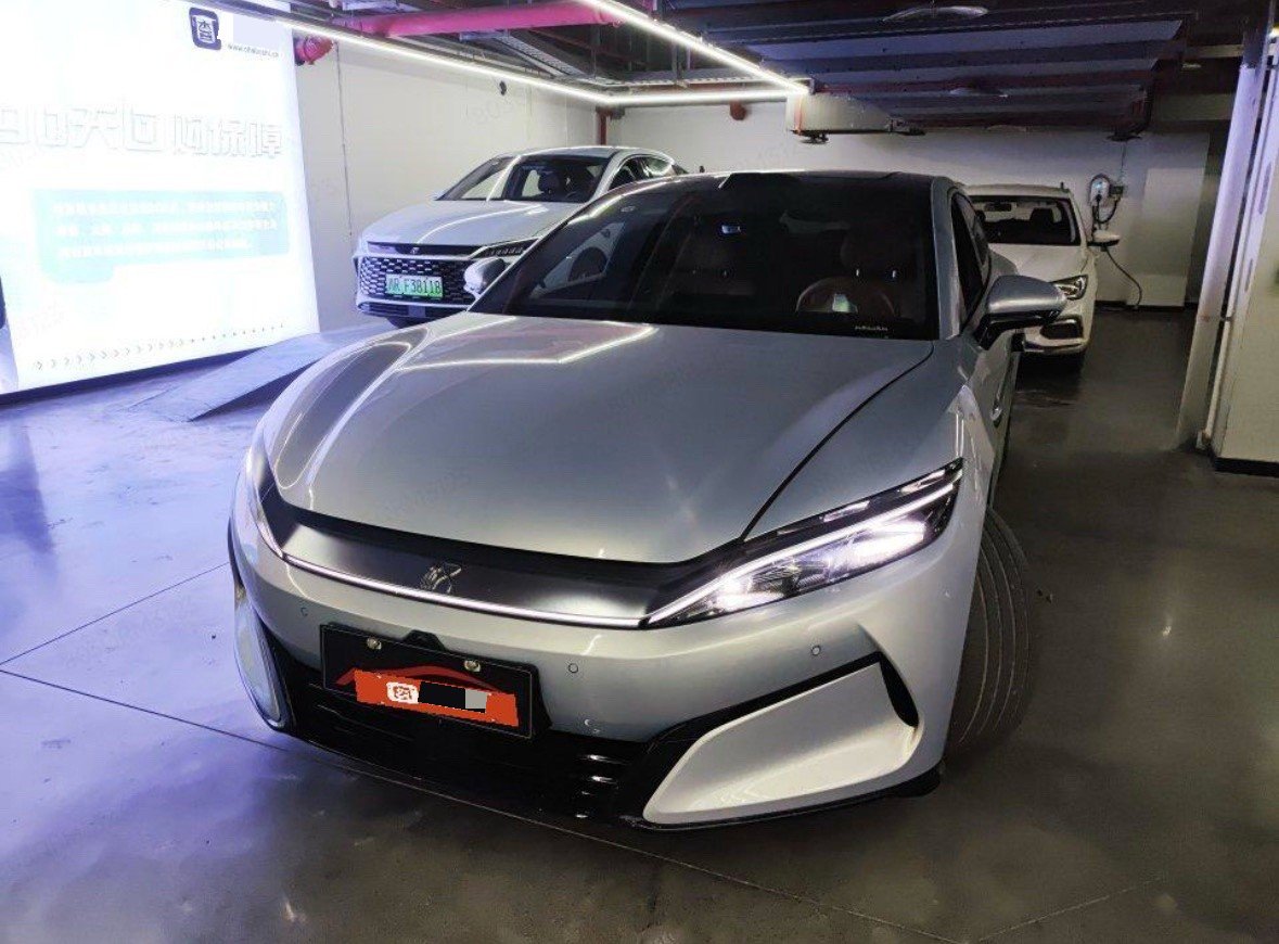 BYD HanL 2025 BYD HanL 2025 immagine di auto