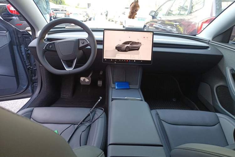 Tesla Model 3 2025 #12 Tesla Model 3 2025 car image #12