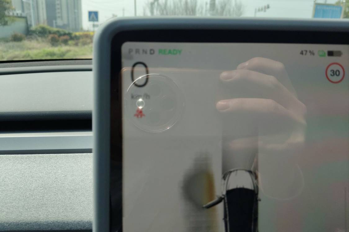 Tesla Model Y 2024 car image #26