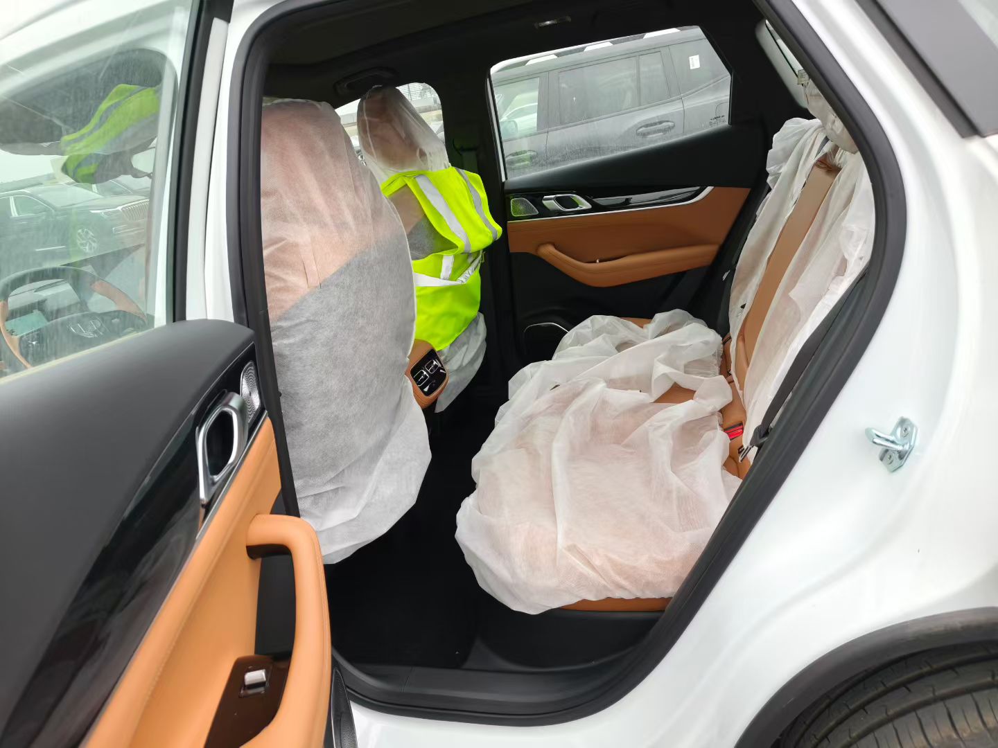 GEELY Boyue L 2026 car image #6