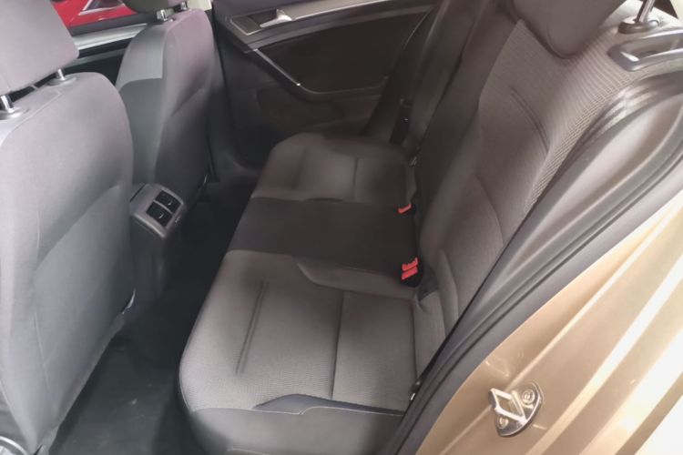 Volkswagen Golf 2016 car image #17
