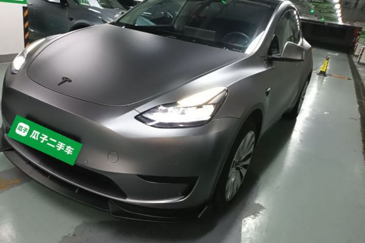 Tesla Model Y 2023 car image #2