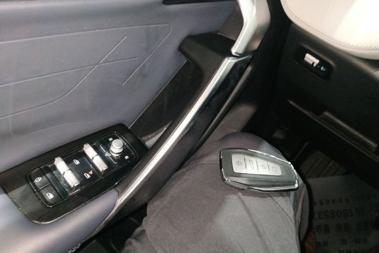 GEELY Boyue L 2024 car image #9