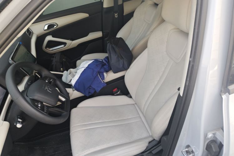 BYD YuanUP 2025 #15 BYD YuanUP 2025 car image #15
