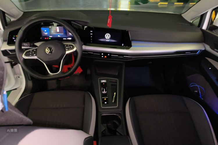 Volkswagen Golf 2021 car image #11