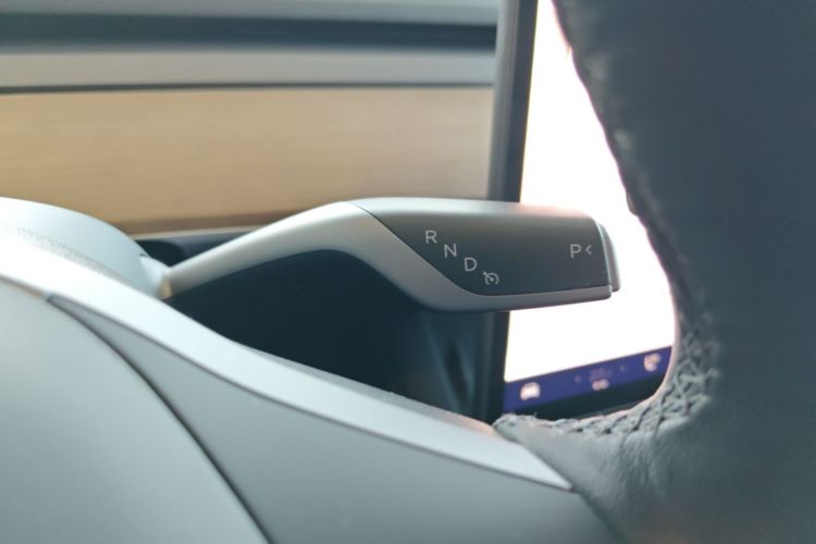 Tesla Model 3 2022 car image #14