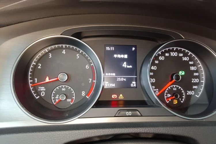 Volkswagen Golf 2016 car image #16