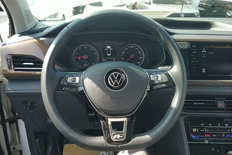 Volkswagen Tharu 2021 #15 Volkswagen Tharu 2021 car image #15