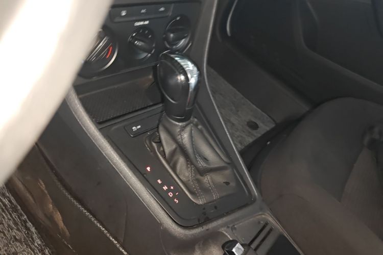 Volkswagen Lavida 2017 car image #18