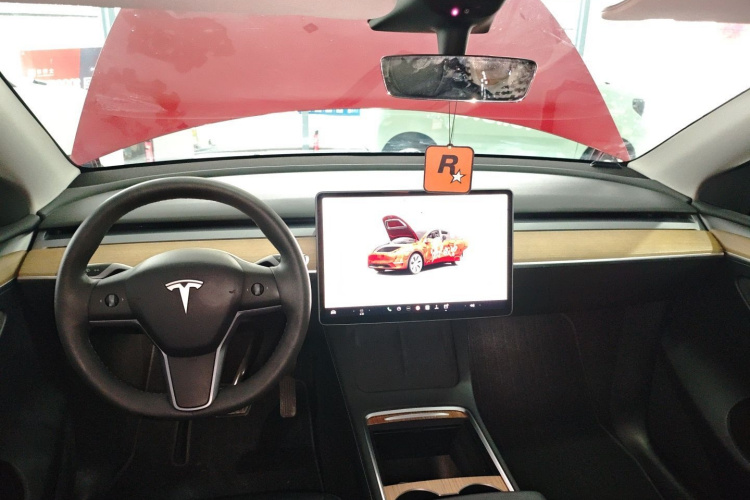 Tesla Model Y 2023 #10 Tesla Model Y 2023 car image #10