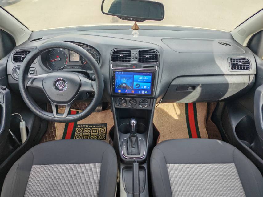 Volkswagen Polo 2017 car image #5