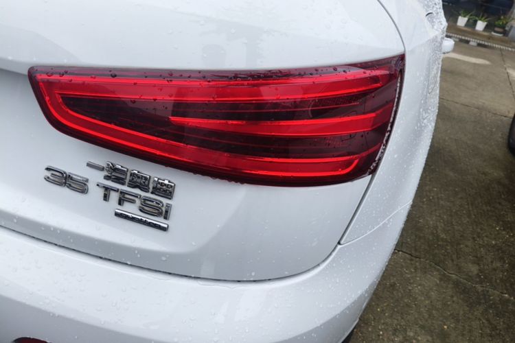 Audi Q3 2015 immagine di auto #8