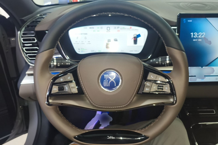 BYD Han 2024 immagine di auto #11