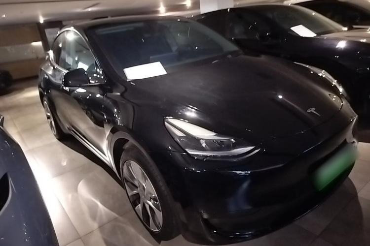 Tesla Model Y 2023 #4 Tesla Model Y 2023 car image #4