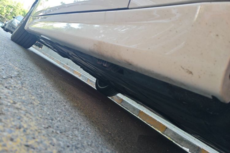 BMW 3 Series 2018 car image #23