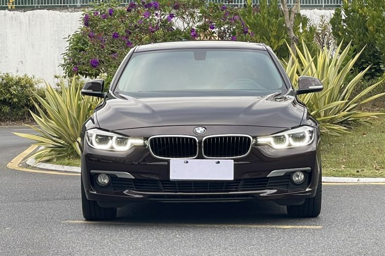 BMW 3 Series 2018 #3 BMW 3 Series 2018 car image #3
