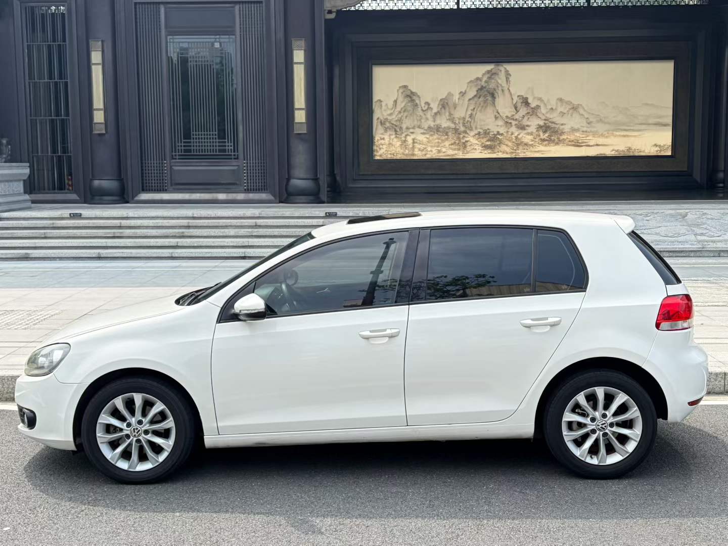 Volkswagen Golf 2012 car image #7