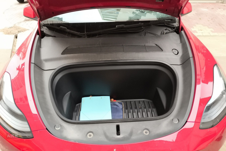 Tesla Model Y 2023 car image #22