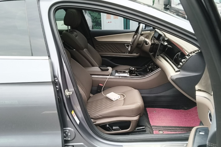 BYD Han 2023 car image #24