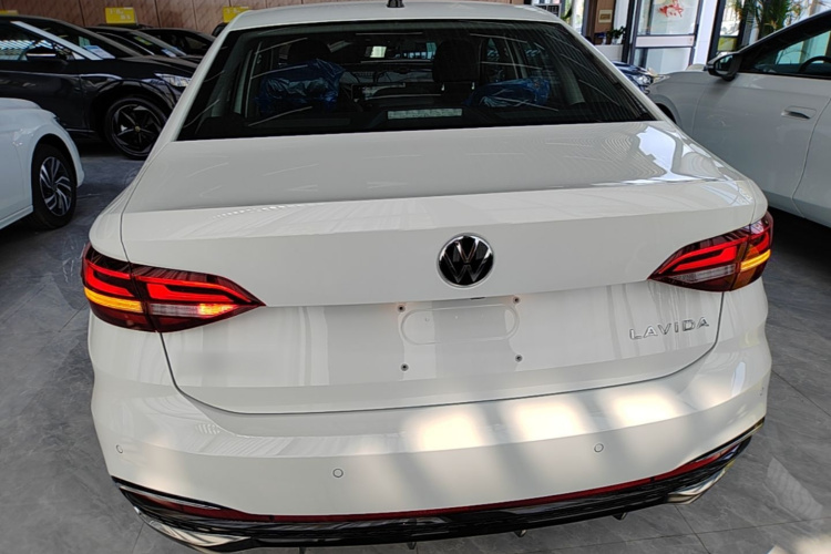 Volkswagen Lavida 2026 car image #6