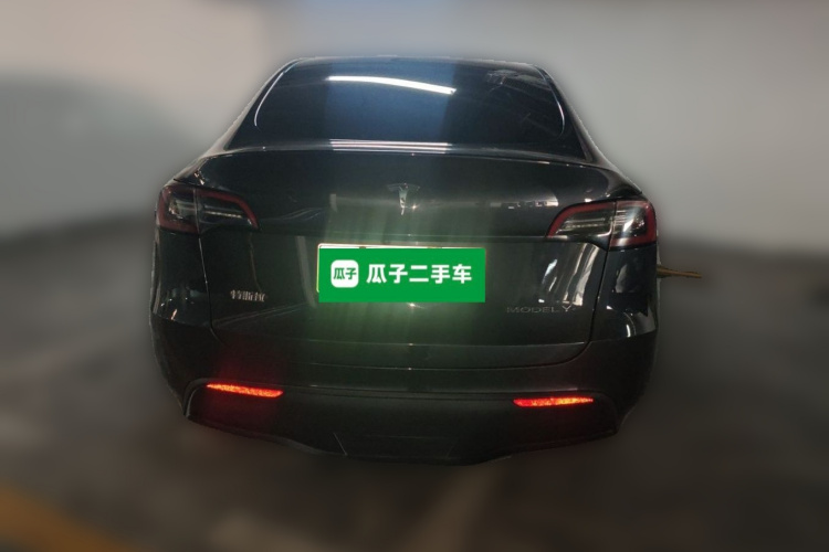 Tesla Model Y 2024 #4 Tesla Model Y 2024 immagine di auto #4