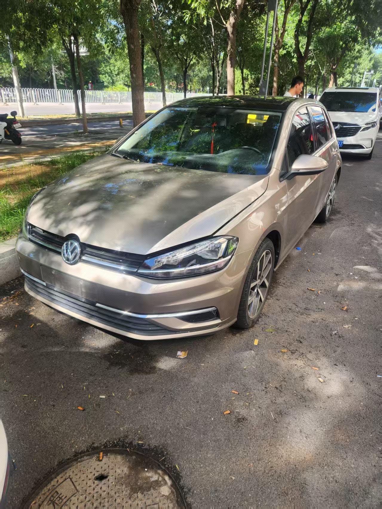 2020 immagine di auto 