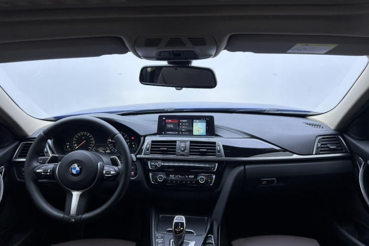 BMW 3 Series 2019 #17 BMW 3 Series 2019 car image #17