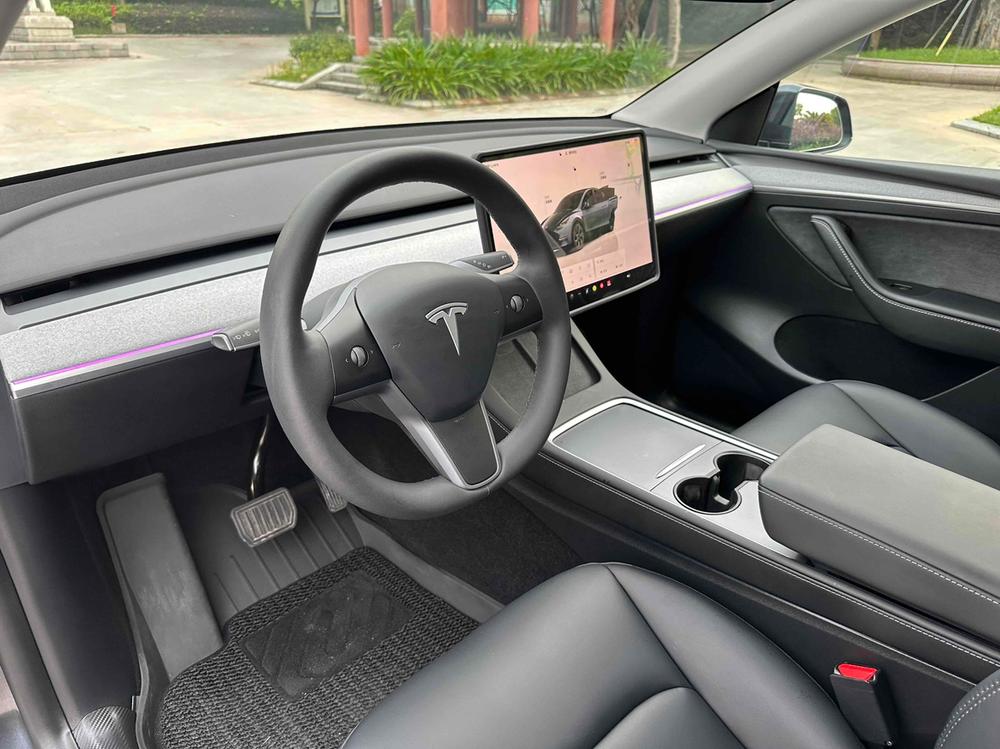 Tesla Model Y 2024 #14 Tesla Model Y 2024 car image #14