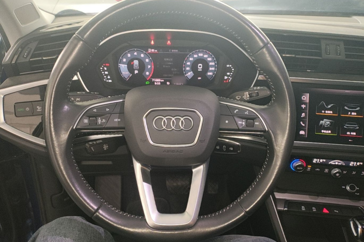Audi Q3 2021 car image #15
