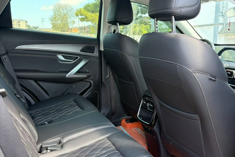 Jetour X70 PLUS 2024 car image #13