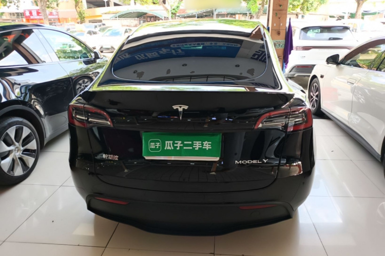 Tesla Model Y 2022 #6 Tesla Model Y 2022 immagine di auto #6