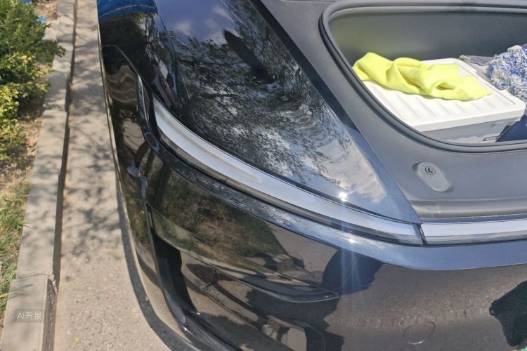 Tesla Model Y 2025 #8 Tesla Model Y 2025 car image #8