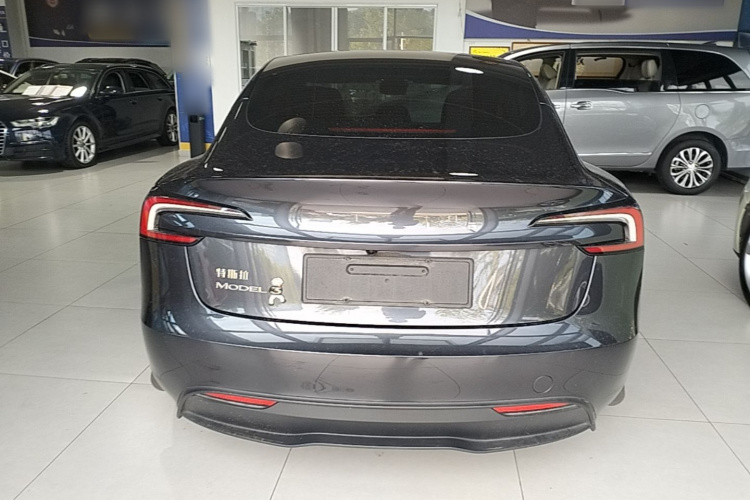 Tesla Model 3 2025 immagine di auto #6