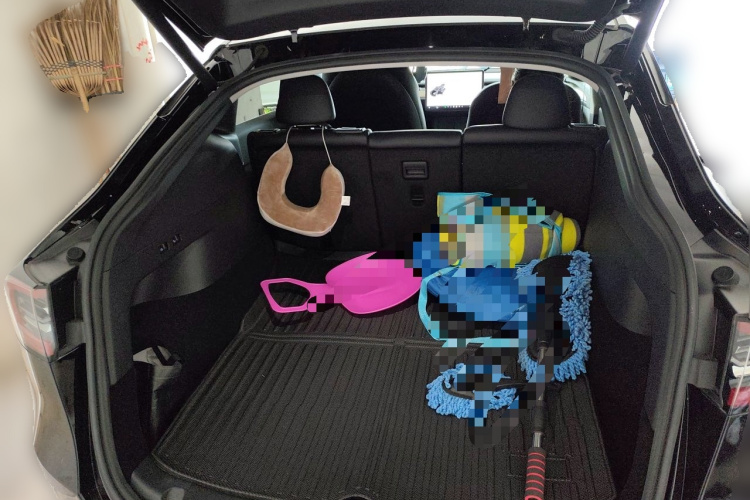 Tesla Model Y 2022 car image #21