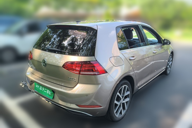 Volkswagen Golf 2020 car image #5