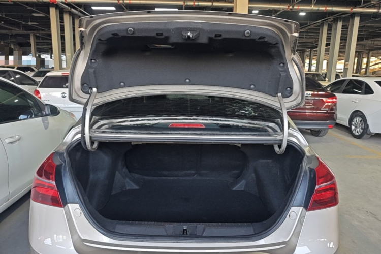 GEELY Emgrand 2018 car image #19